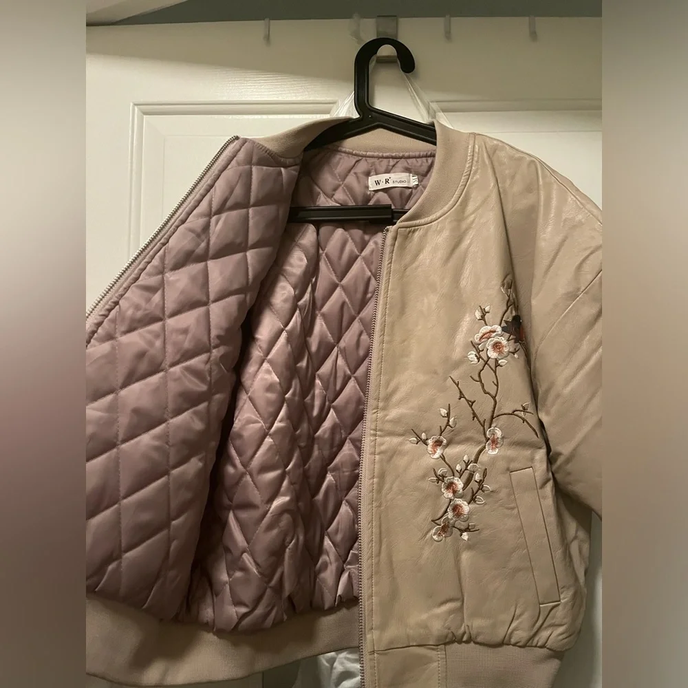 Embroidered jacket - Picture 3 of 8